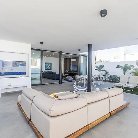 Aqua Pearl Aq18 Mit Poolheizung By Interhome *