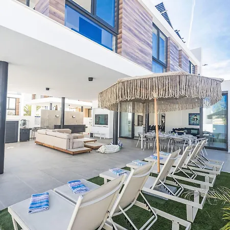 Aqua Pearl Aq18 Mit Poolheizung By Interhome *