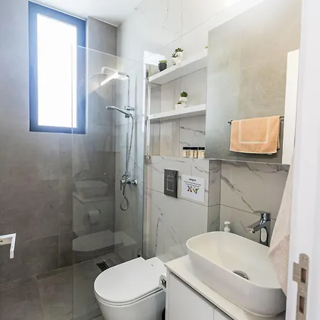 Aqua Pearl Aq18 Mit Poolheizung By Interhome 別荘 プロタラス