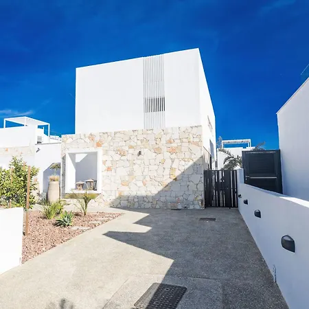 Aqua Pearl Aq18 Mit Poolheizung By Interhome