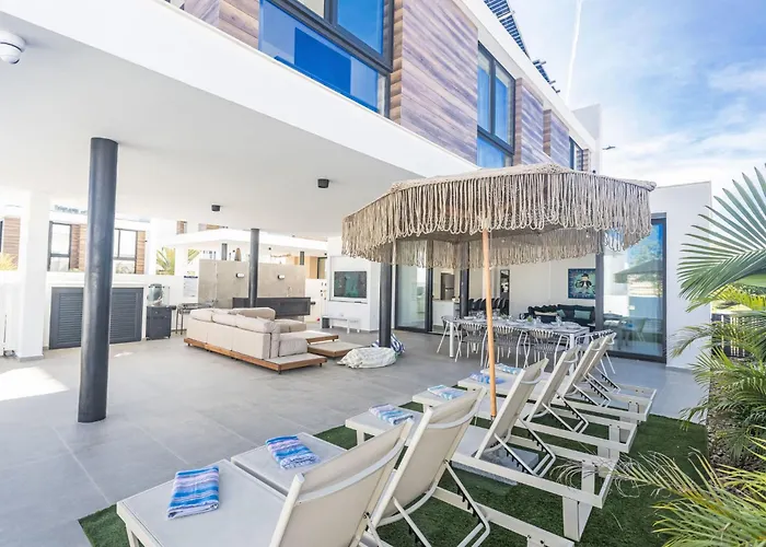 Aqua Pearl Aq18 Mit Poolheizung By Interhome *