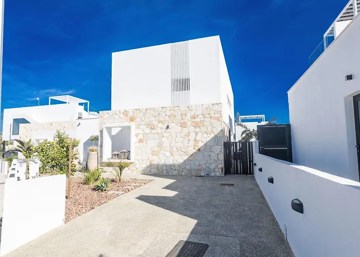 Aqua Pearl Aq18 Mit Poolheizung By Interhome