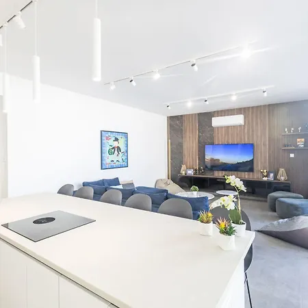 Aqua Pearl Aq18 Mit Poolheizung By Interhome * Protaras
